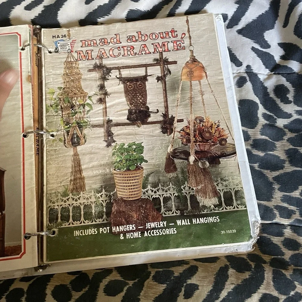 Binder Of‎ VINTAGE Macrame Patterns Instructions Guides
